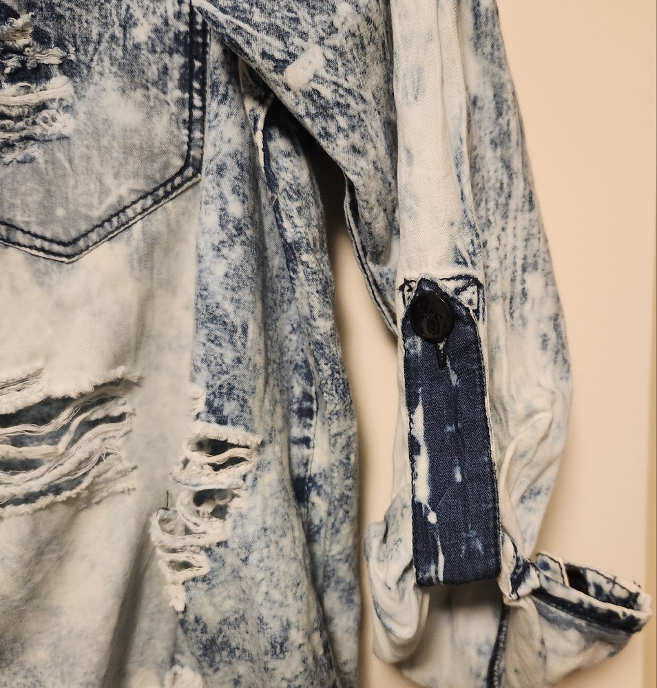 THRILL JEANS Ultra Fashionable Distressed Denim Street Wear Women's Shirt Size M - Picture 6 of 7